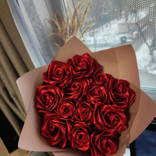 دسته گل روبانی مصنوعی 13 شاخه رز (کد کالا :03082626)